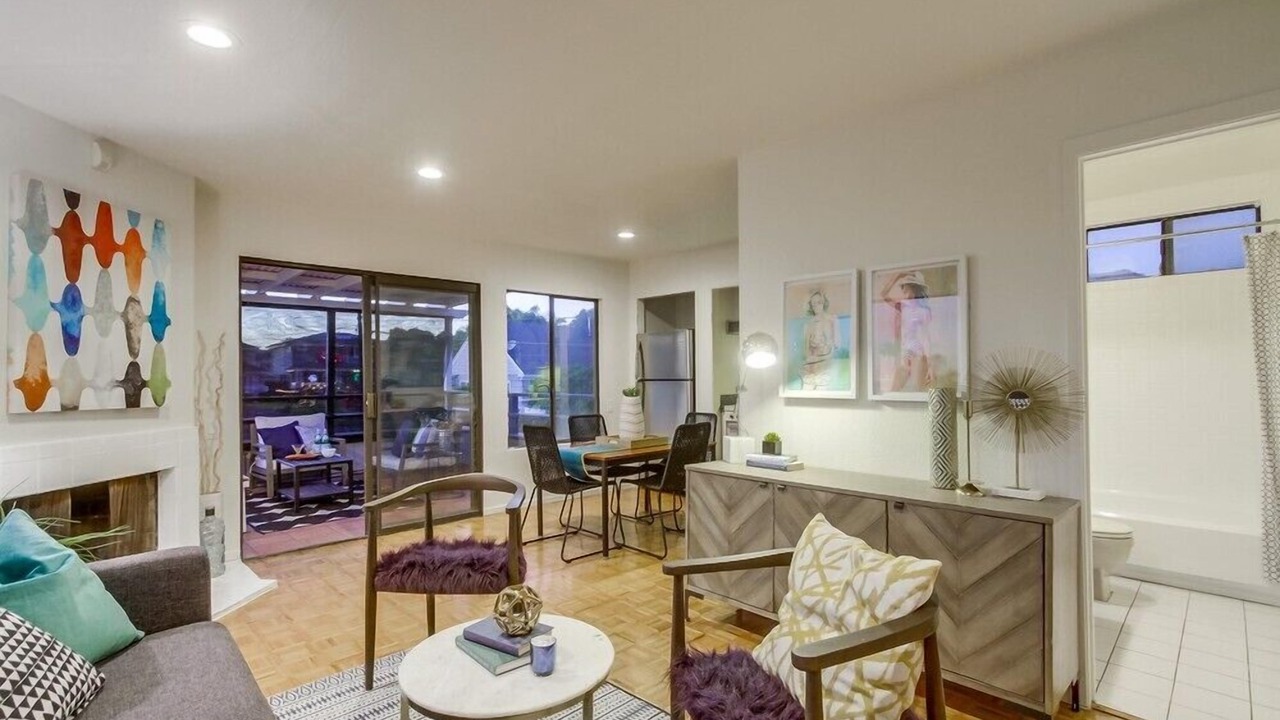 Photo of Livingroom in North Pacific Beach