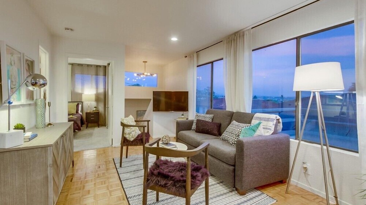 Photo of Livingroom in North Pacific Beach