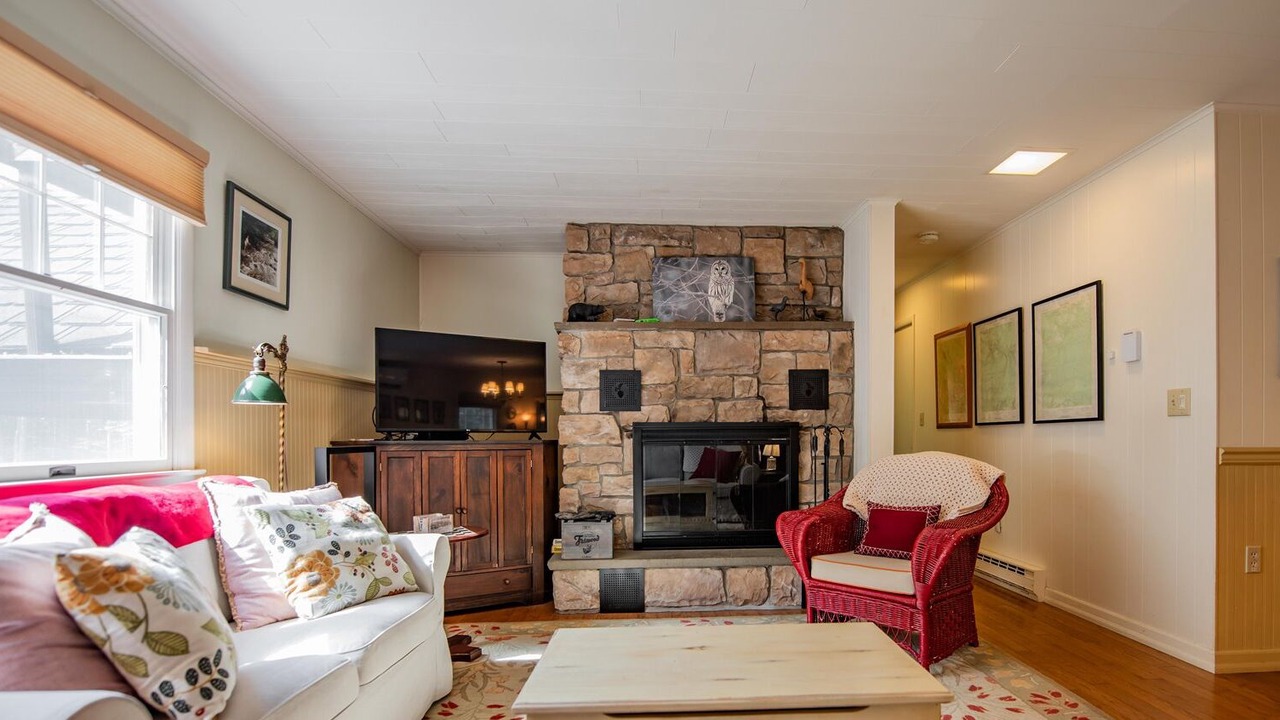 Photo of Livingroom in Eagles Mere