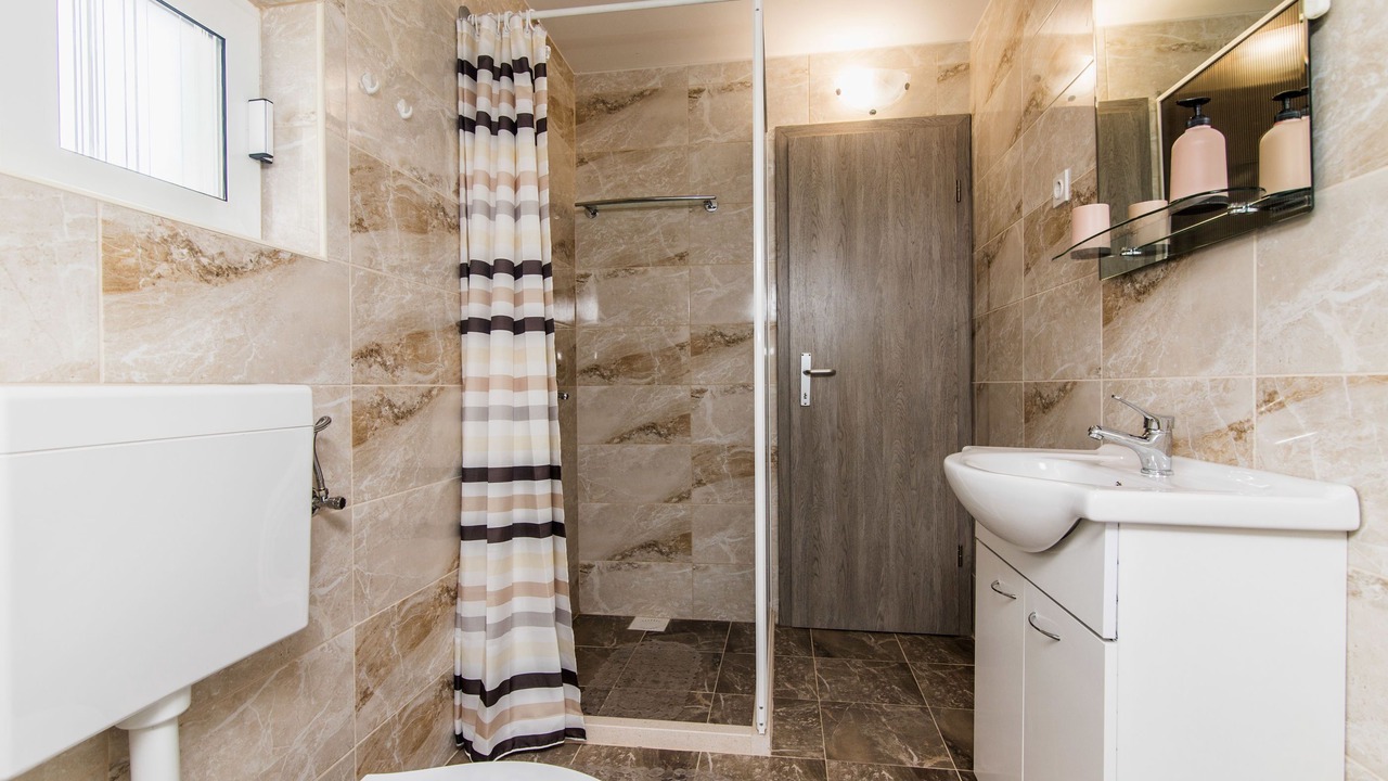 Photo of Bathroom in Peracko Blato