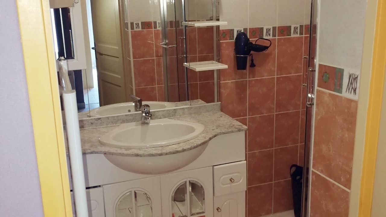 Photo of Bathroom in Destry