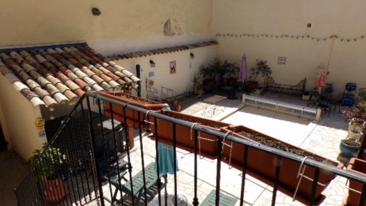 Photo of Patio Balcony in Saint-Martin-de-Bromes