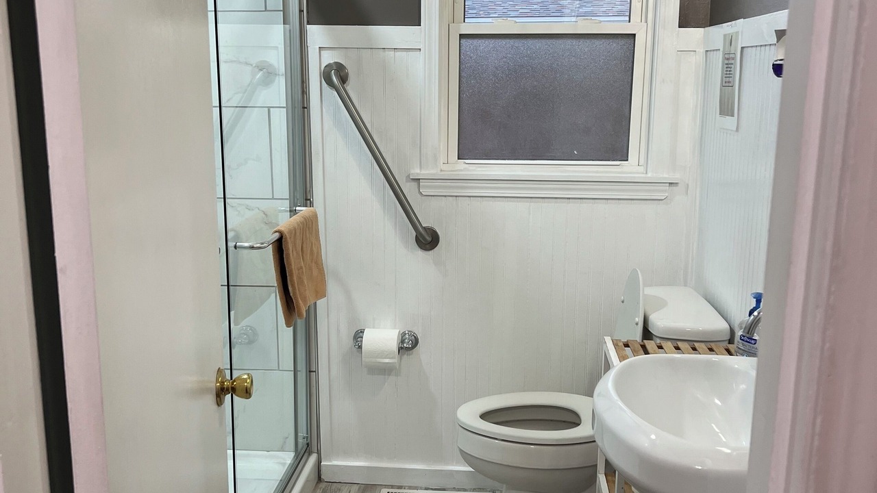 Photo of Bathroom in Shively
