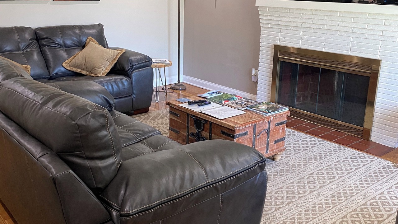 Photo of Livingroom in Shively