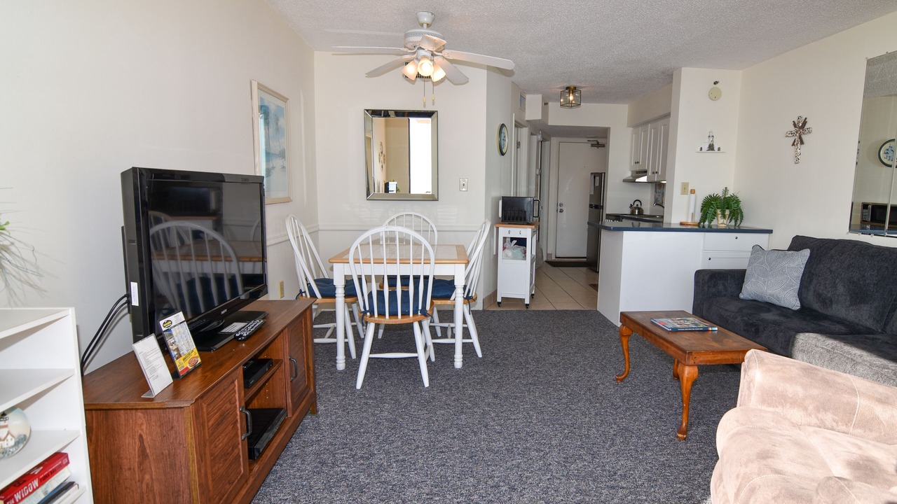 Photo of Livingroom in Crescent Beach