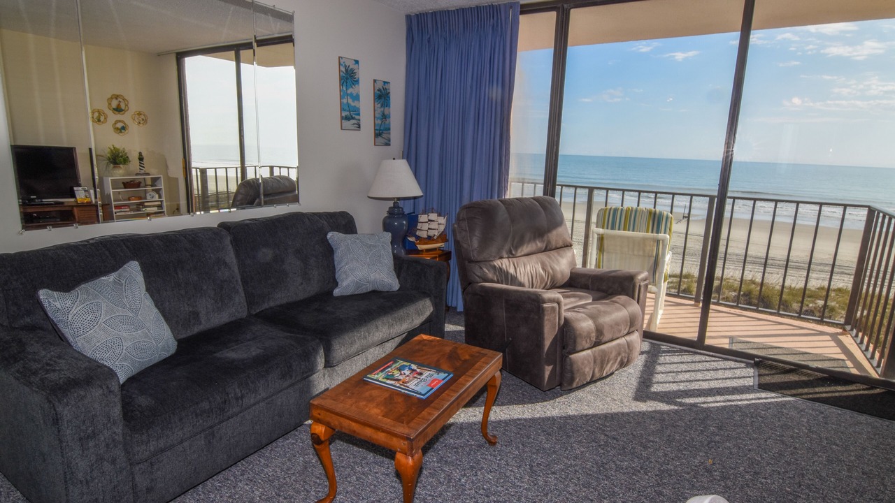 Photo of Livingroom in Crescent Beach