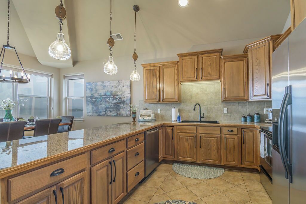 Photo of Others in Hollister