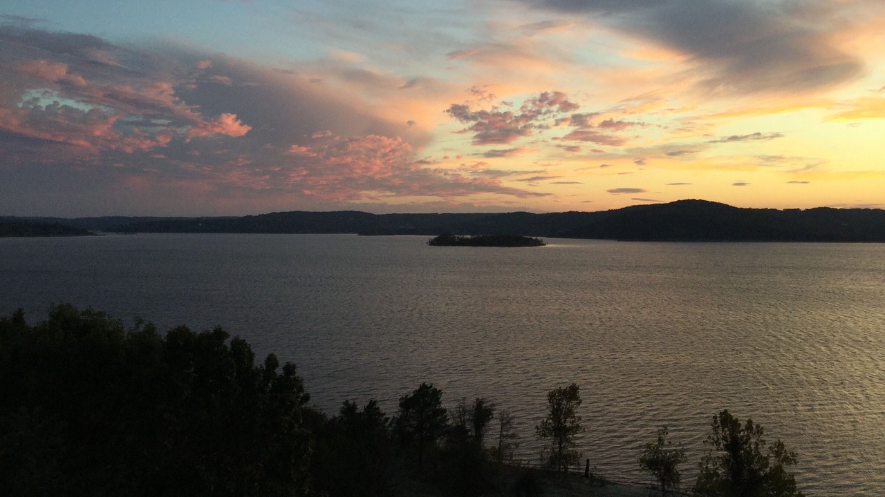 Photo of Others in Hollister