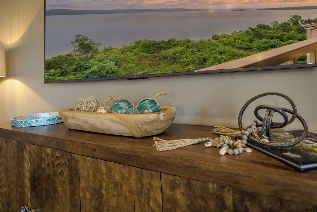 Photo of Others in Hollister