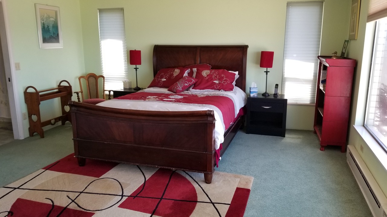 Photo of Bedroom in Oak Harbor