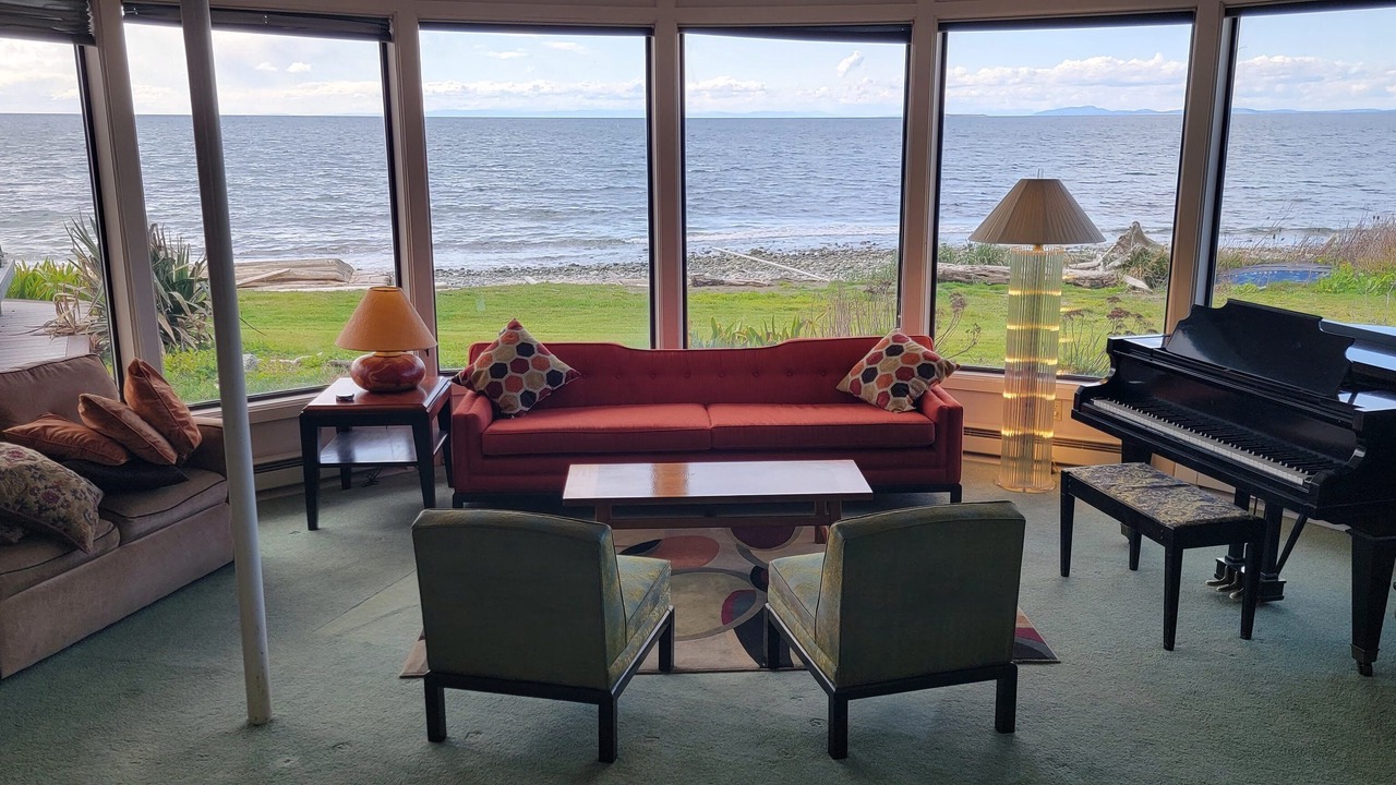 Photo of Livingroom in Oak Harbor