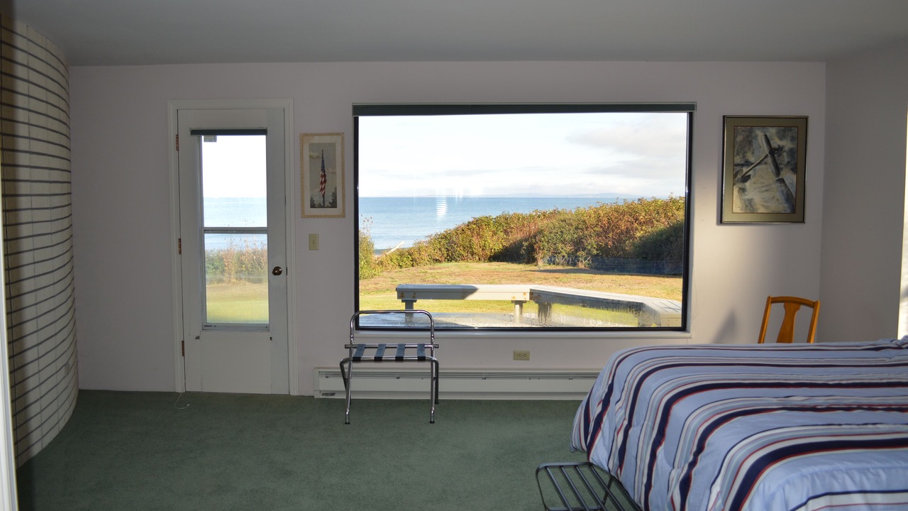 Photo of Bedroom in Oak Harbor