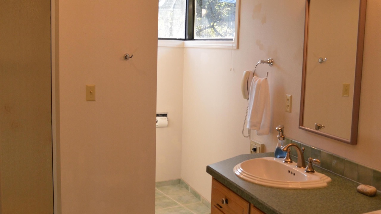 Photo of Bathroom in Oak Harbor