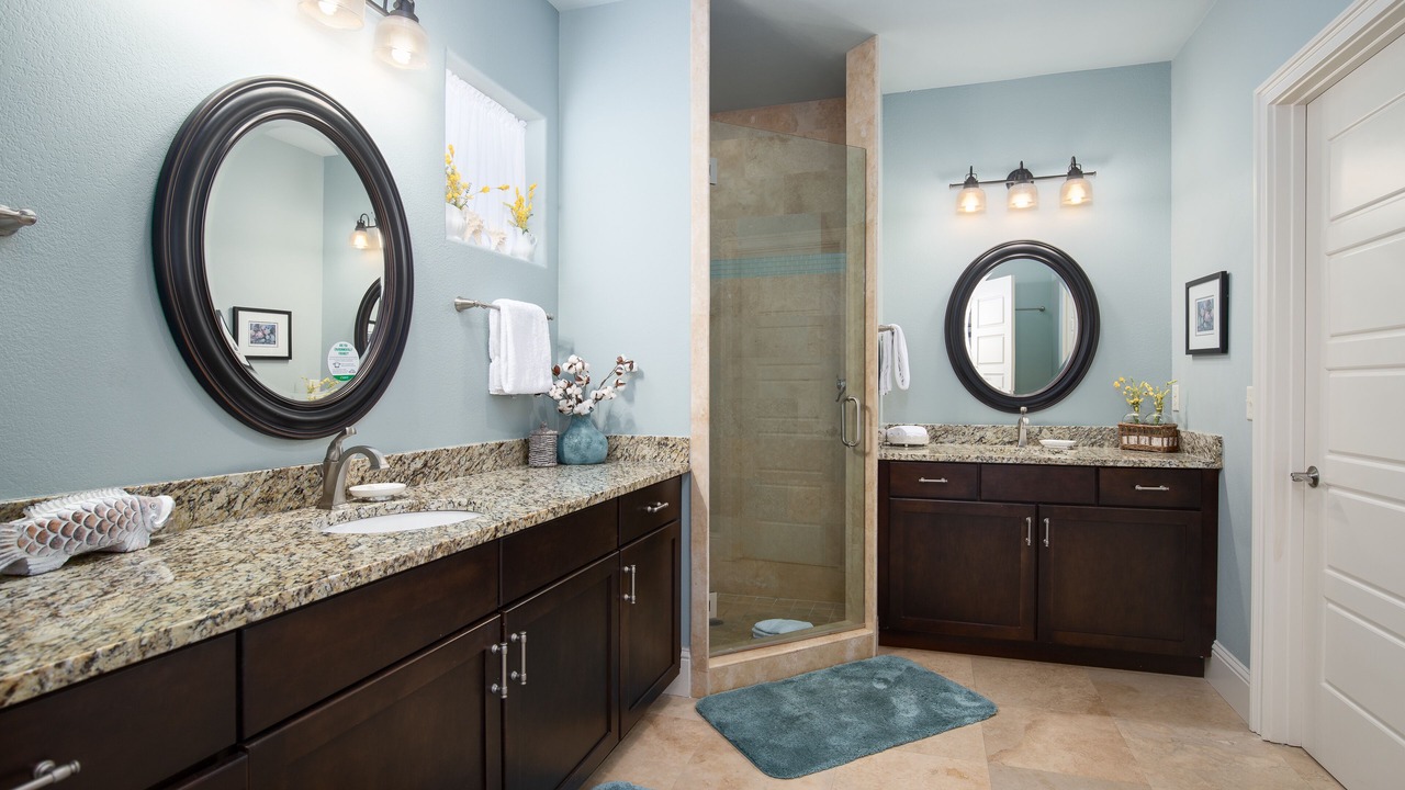 Photo of Bathroom in Villa Lago