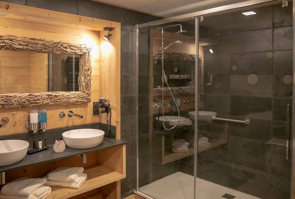 Photo of Bathroom in Font-Romeu-Odeillo-Via