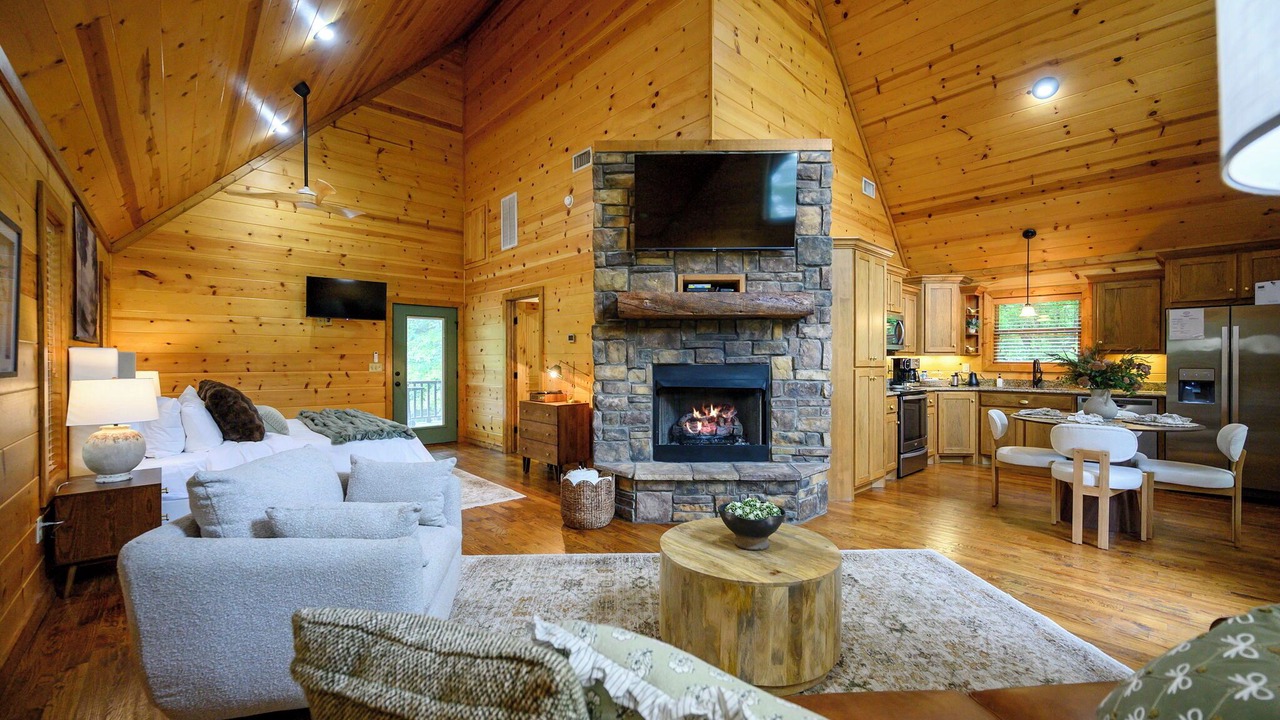 Photo of Livingroom in Hochatown