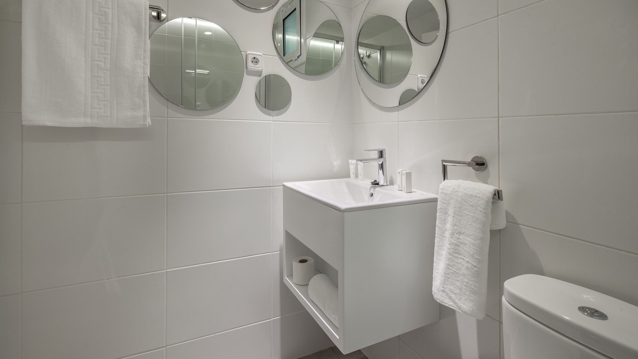 Photo of Bathroom in El Camp de l'Arpa del Clot