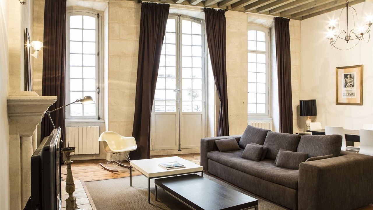 Photo of Livingroom in Hotel de Ville - Quinconces