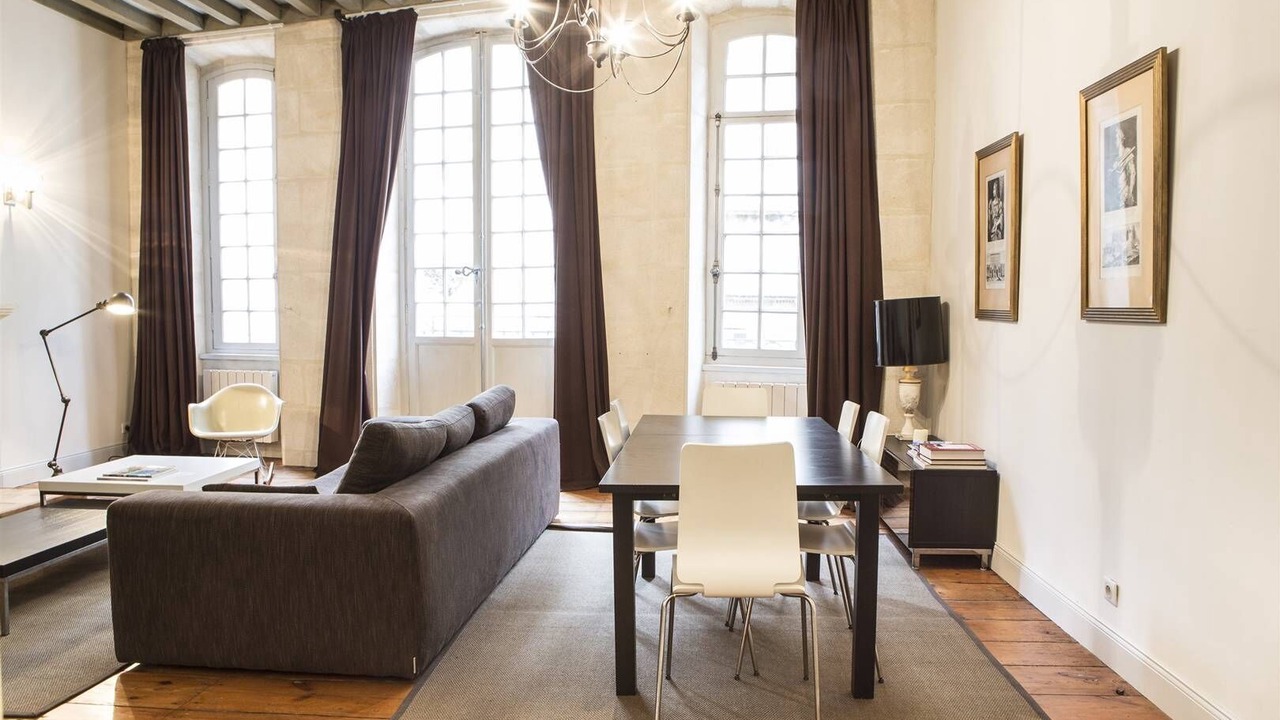 Photo of Livingroom in Hotel de Ville - Quinconces
