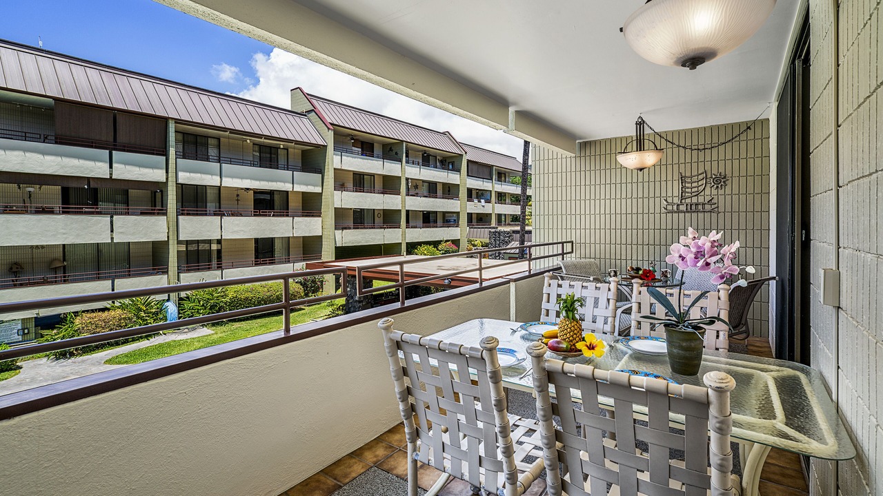 Photo of Others in Kahaluu Bay