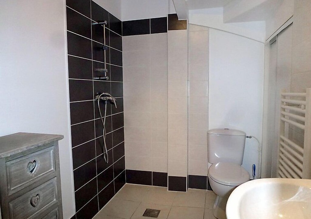 Photo of Bathroom in Deauville City Centre