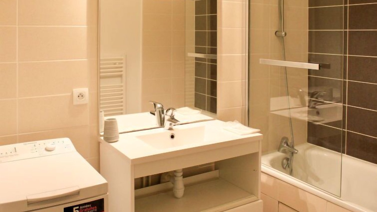Photo of Bathroom in Deauville City Centre