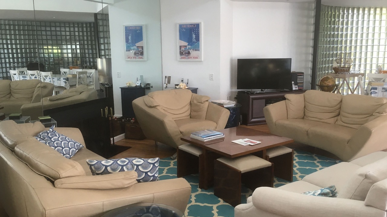 Photo of Livingroom in Westhampton