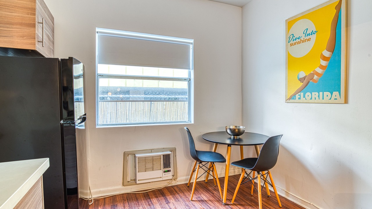 Photo of Others in South of Fifth