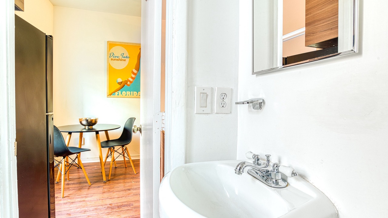 Photo of Others in South of Fifth