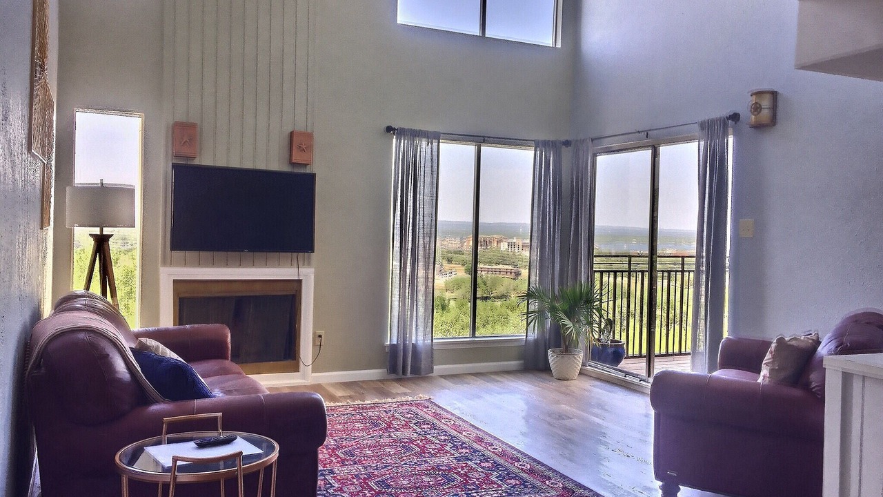 Photo of Livingroom in Horseshoe Bay