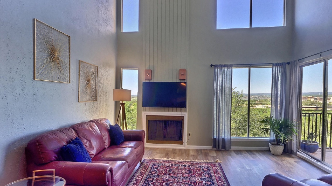 Photo of Livingroom in Horseshoe Bay