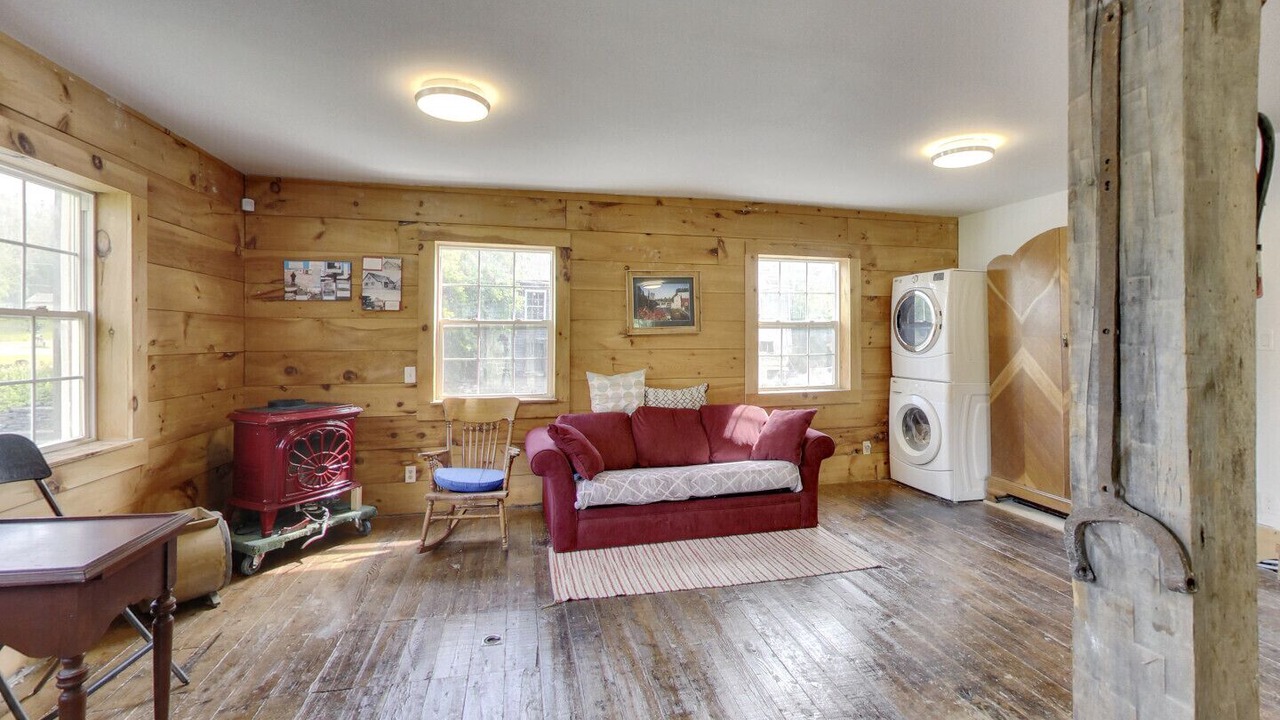 Photo of Livingroom in Batawa