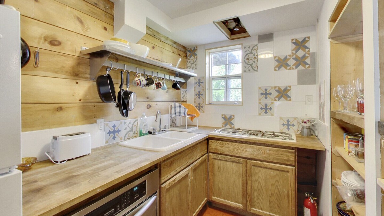 Photo of Kitchen in Batawa