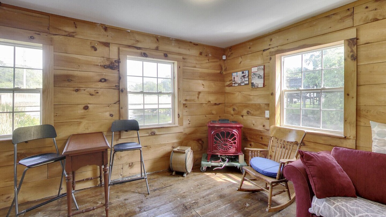 Photo of Livingroom in Batawa