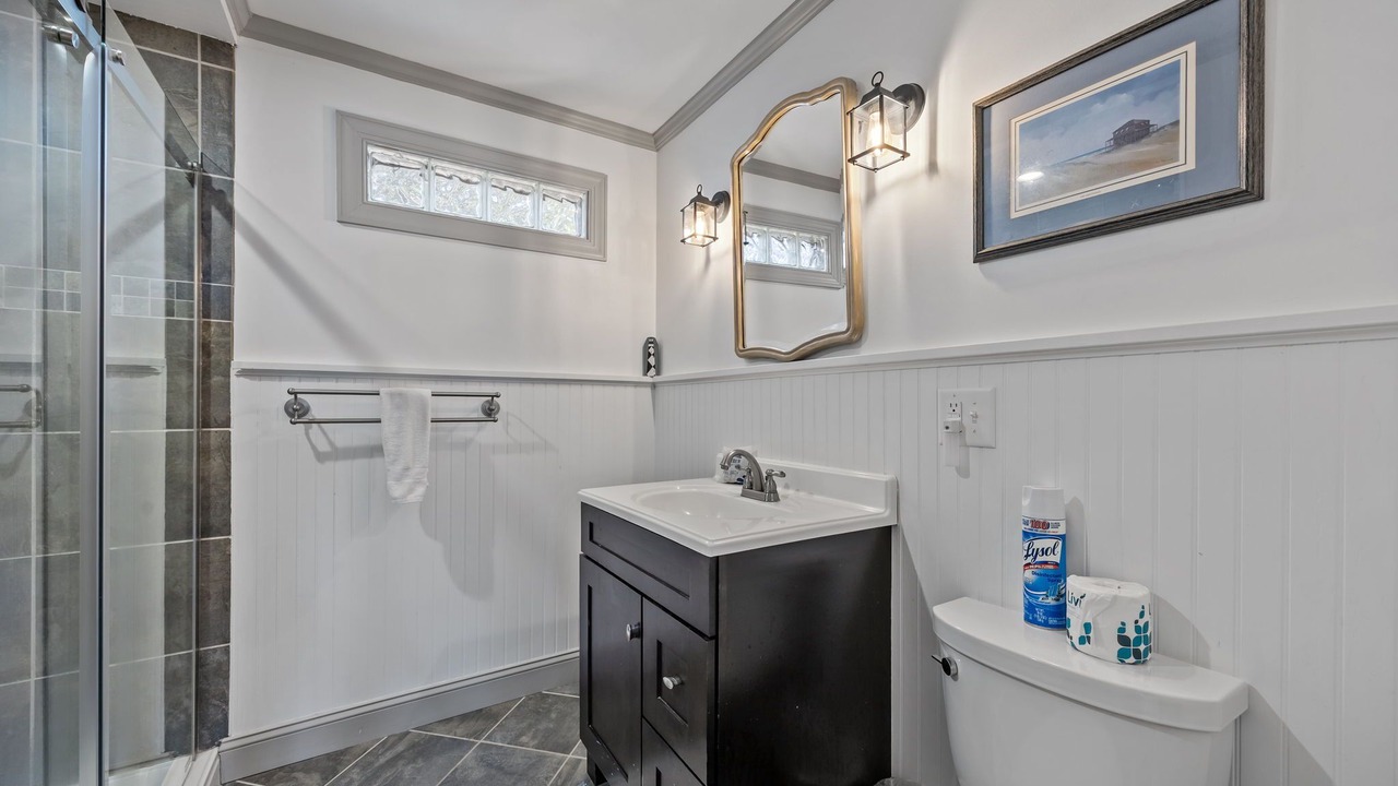 Photo of Bathroom in Harkers Island