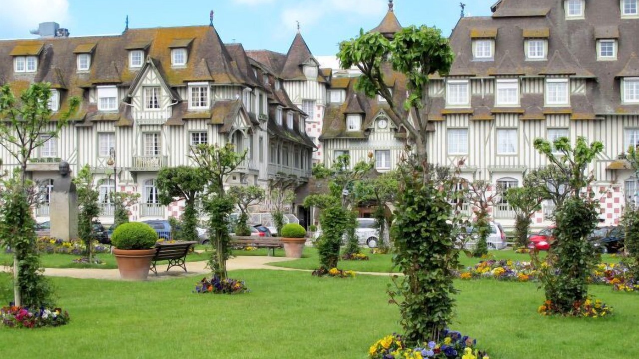 Photo of Others in Trouville-sur-Mer