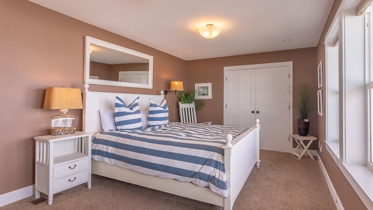 Photo of Others in Lincoln City