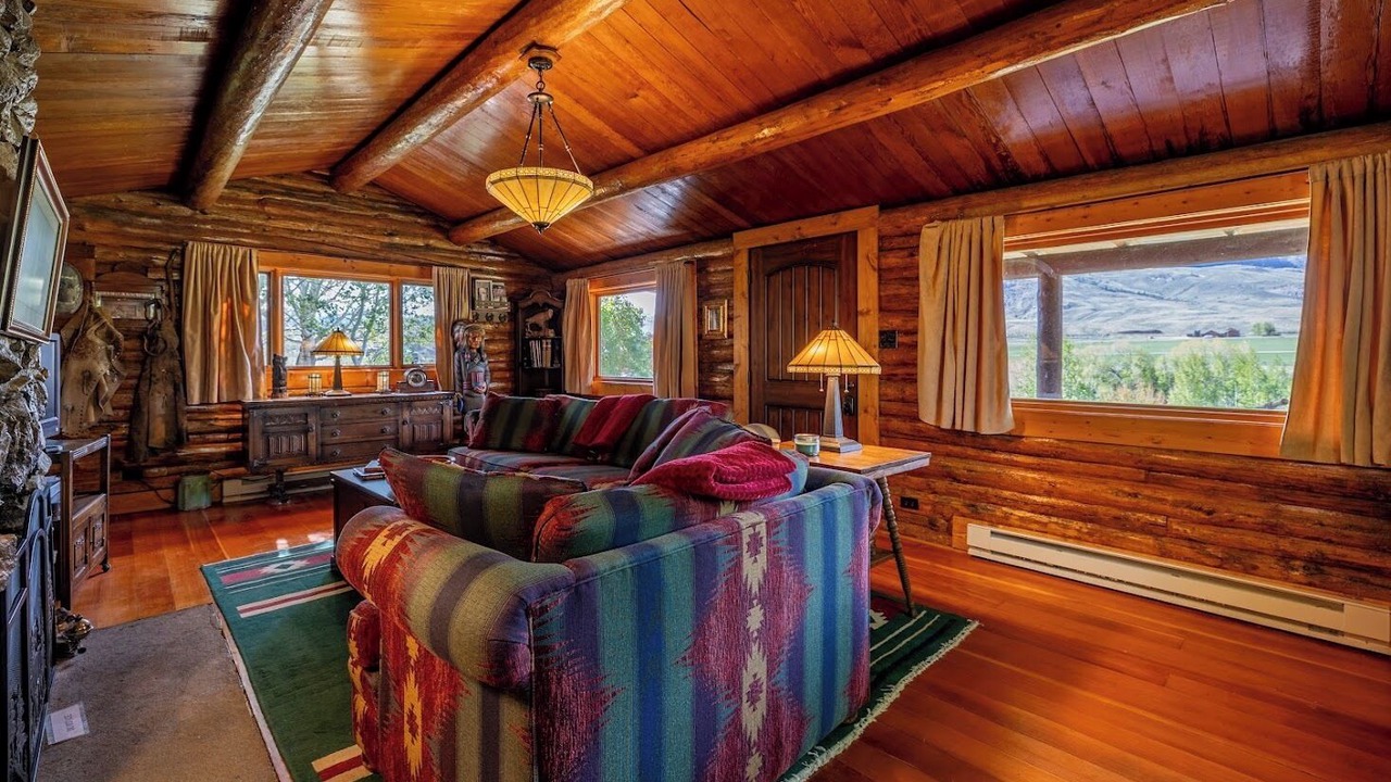 Photo of Livingroom in Wapiti