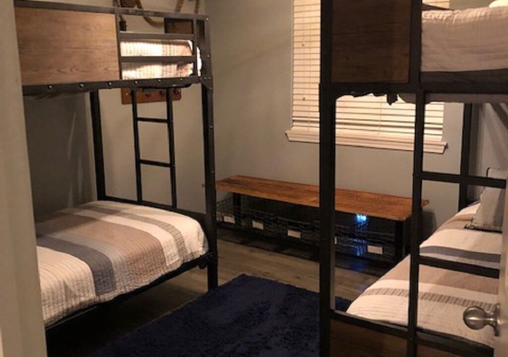 Photo of Bedroom in Camdenton