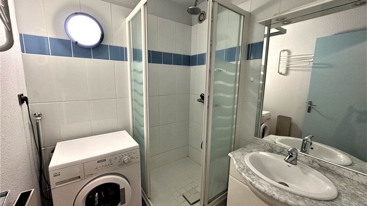 Photo of Bathroom in Port-Vendres