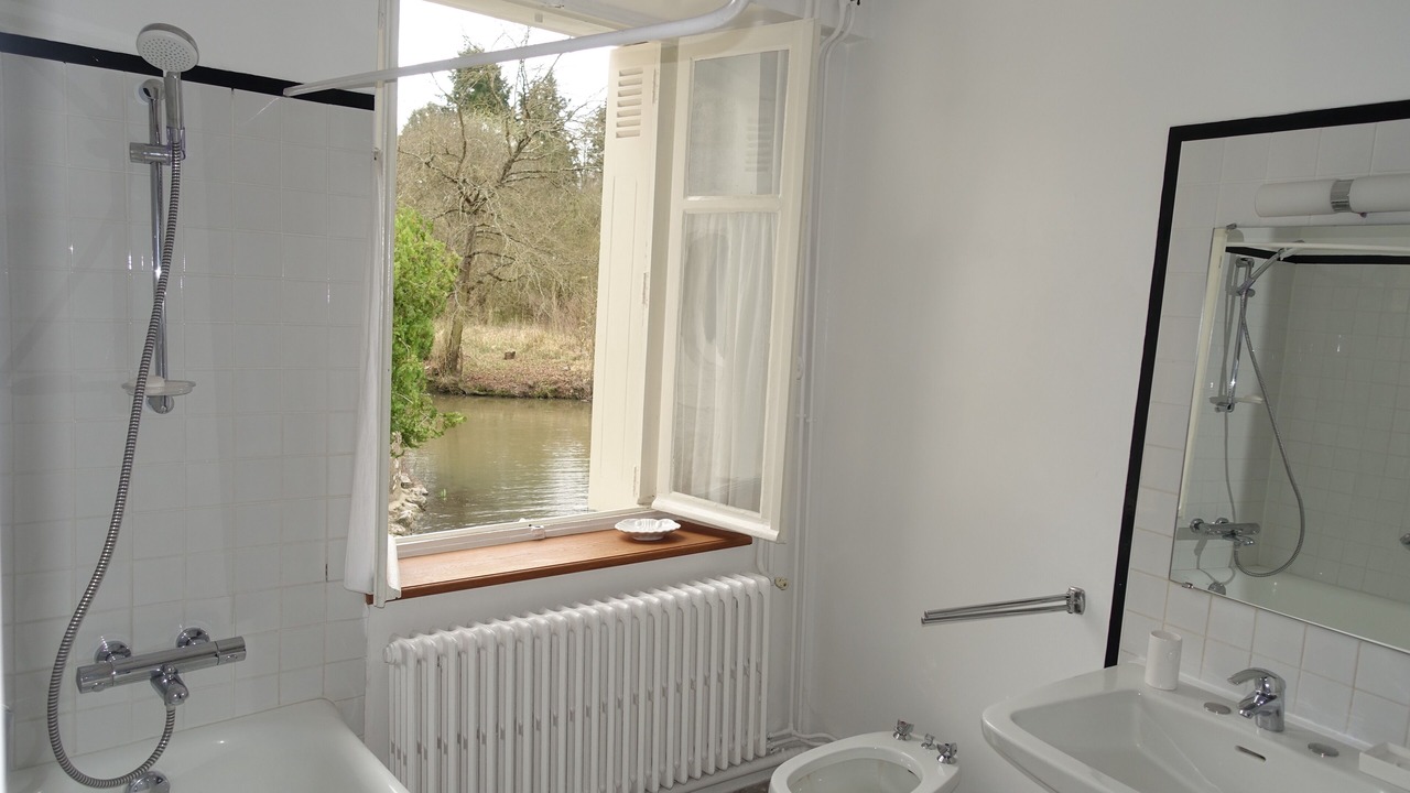 Photo of Bathroom in Huisseau-sur-Cosson