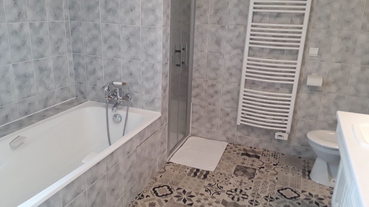 Photo of Bathroom in Portbail