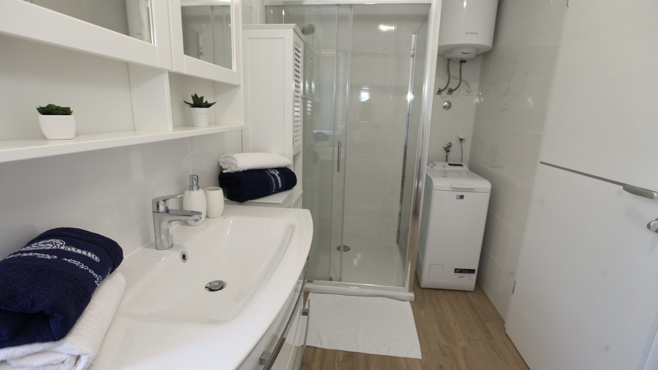 Photo of Bathroom in Verunic