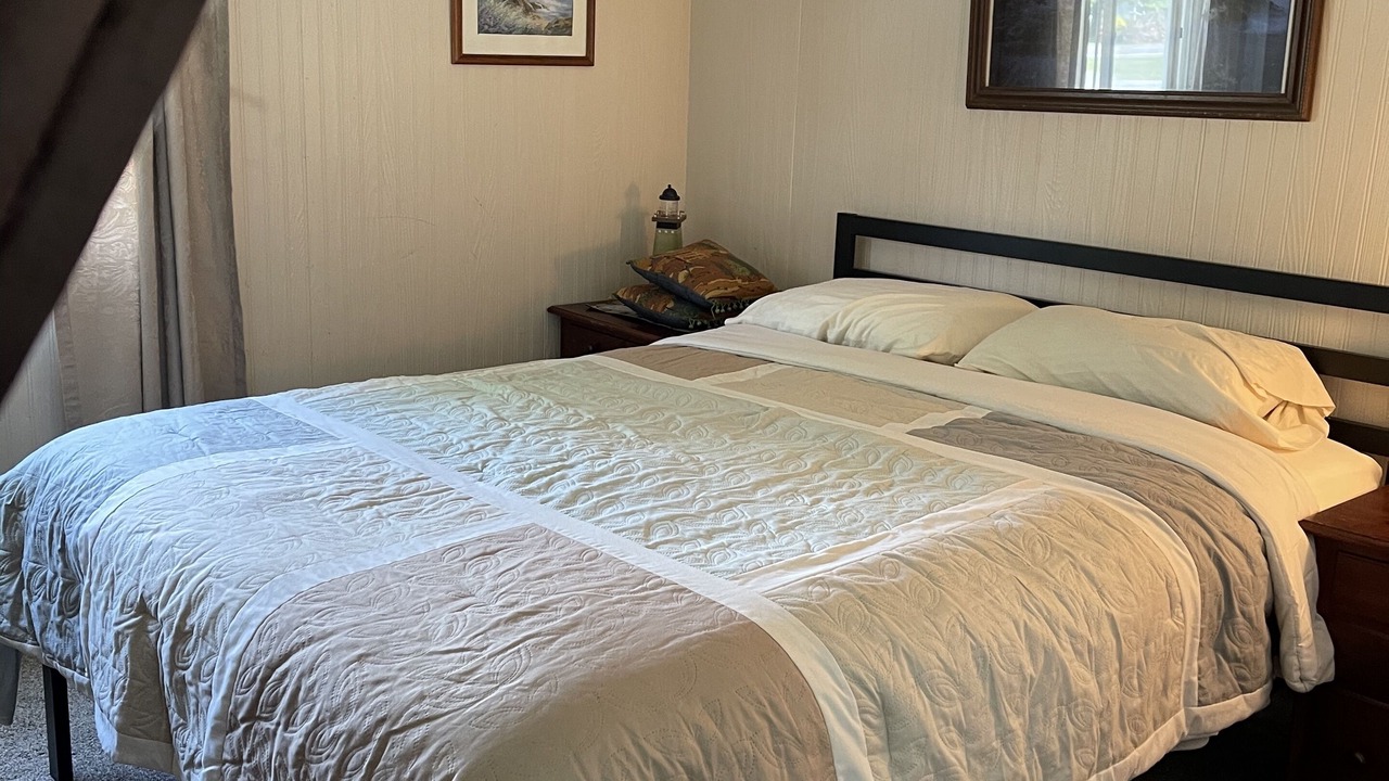 Photo of Bedroom in Cape Vincent