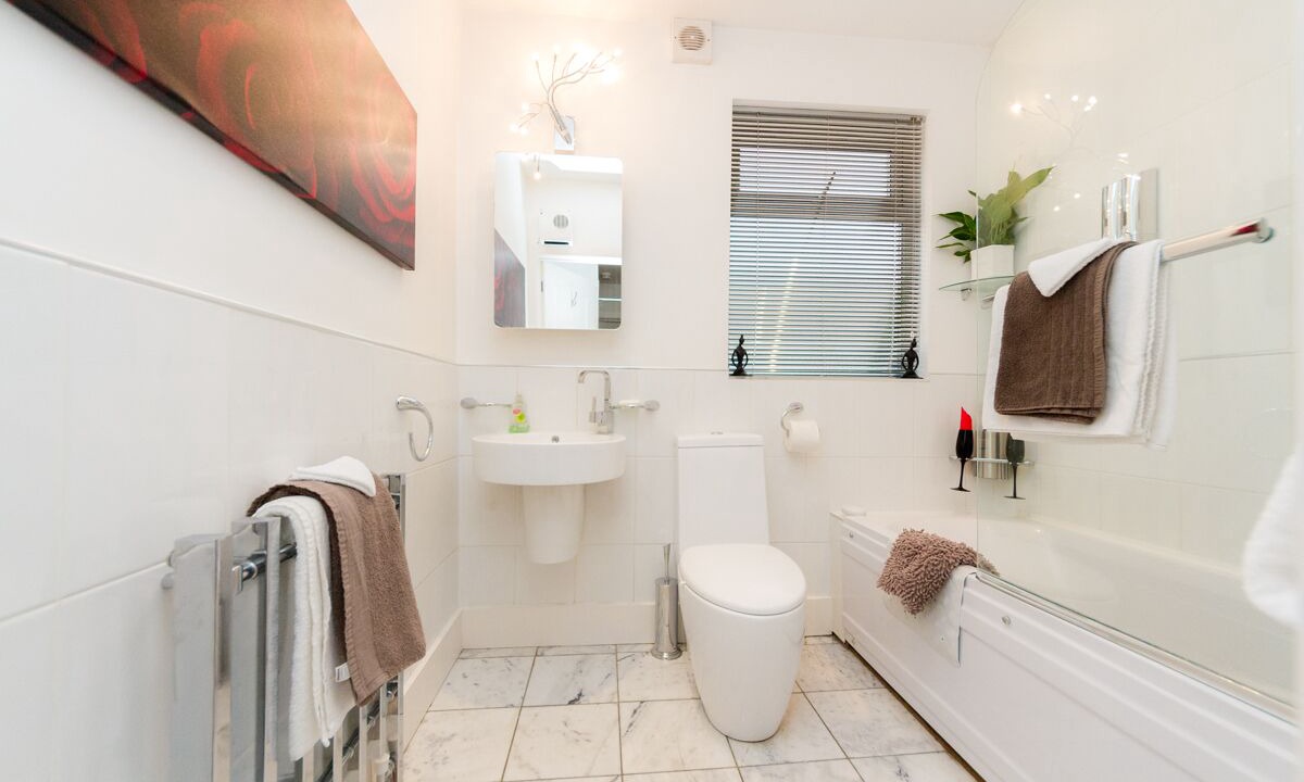 Photo of Bathroom in Graveney