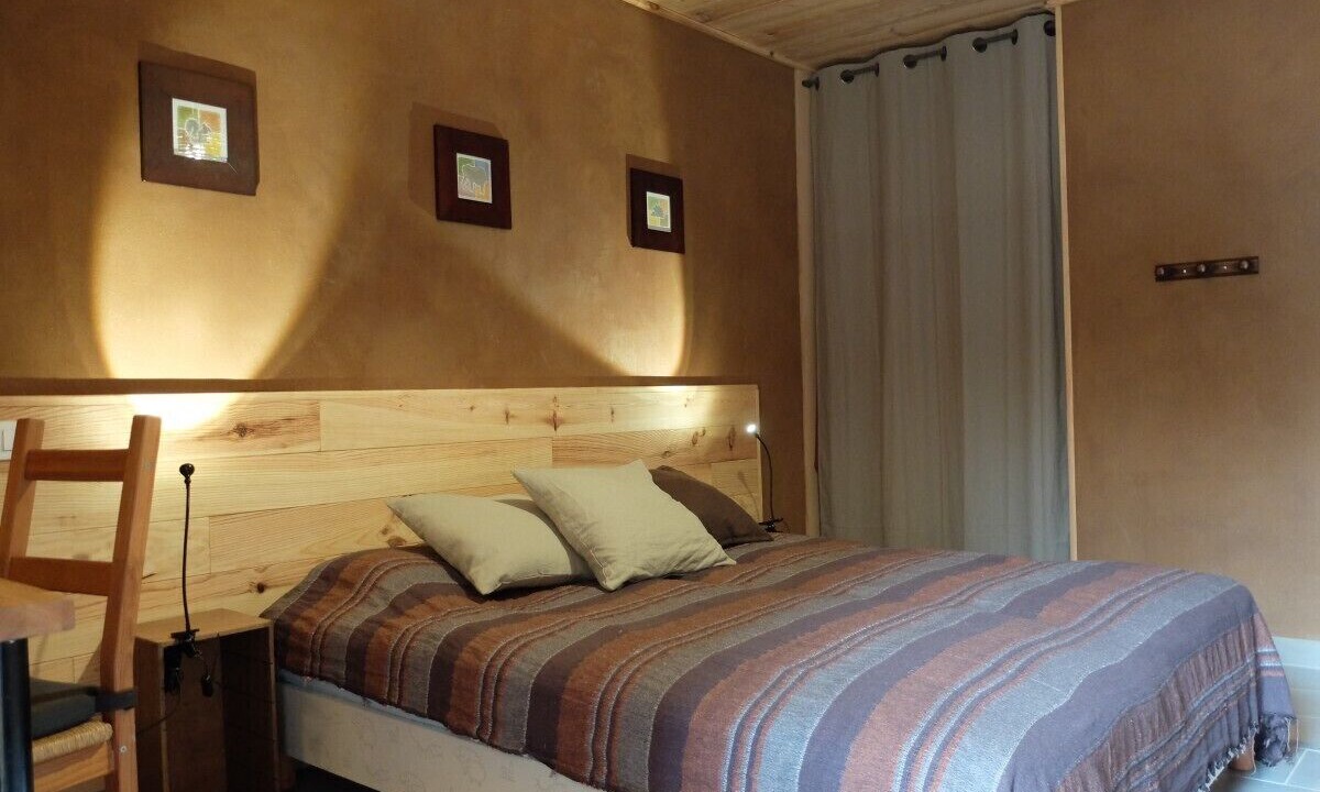 Photo of Bedroom in Labastide-de-Virac