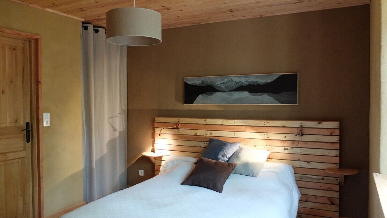 Photo of Bedroom in Labastide-de-Virac