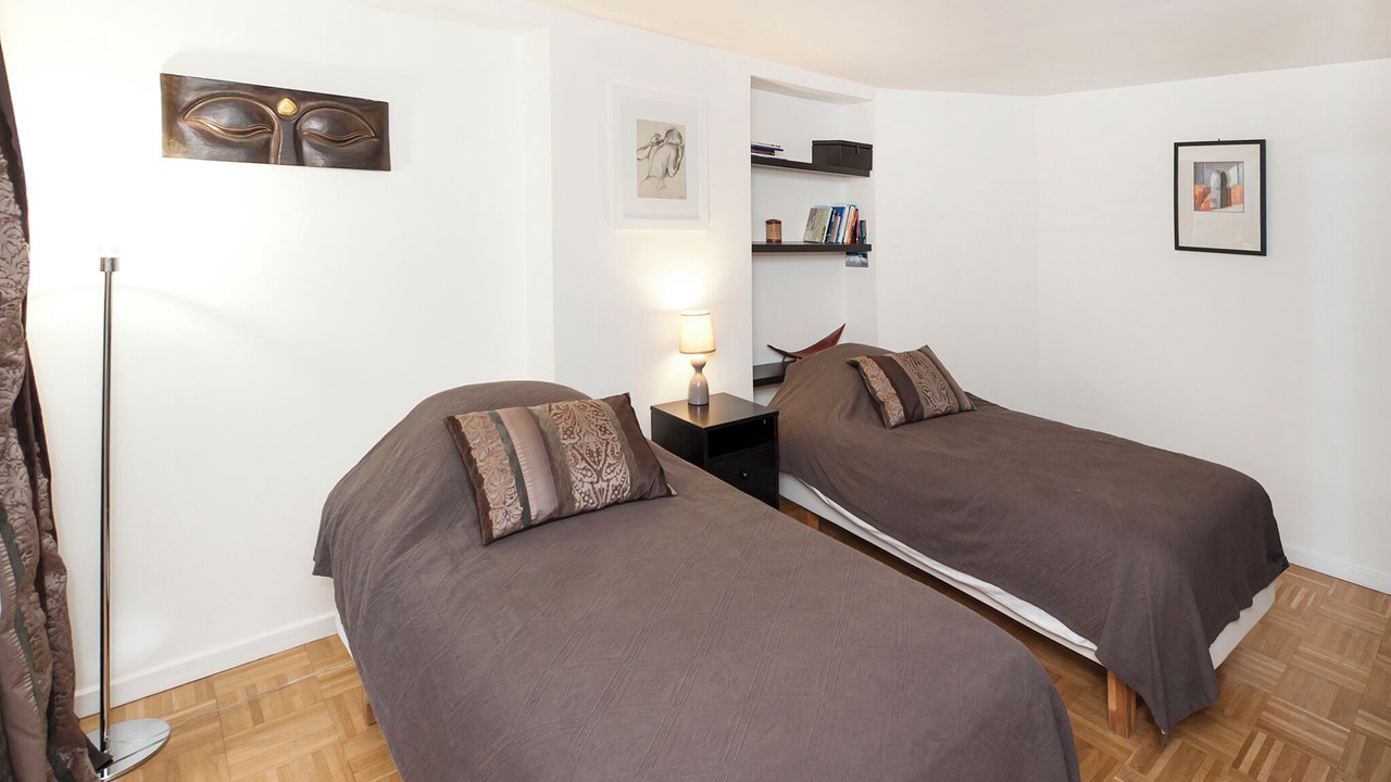 Photo of Bedroom in 8th Arrondissement