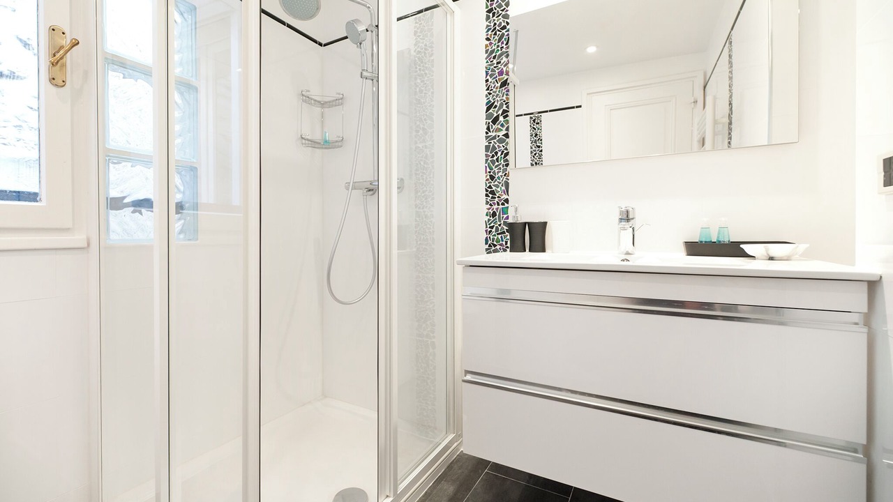 Photo of Bathroom in 8th Arrondissement