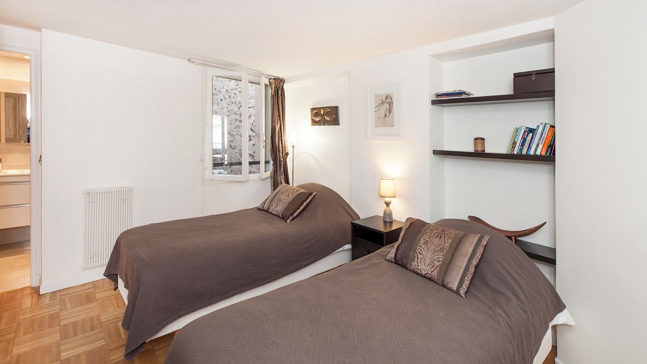Photo of Bedroom in 8th Arrondissement